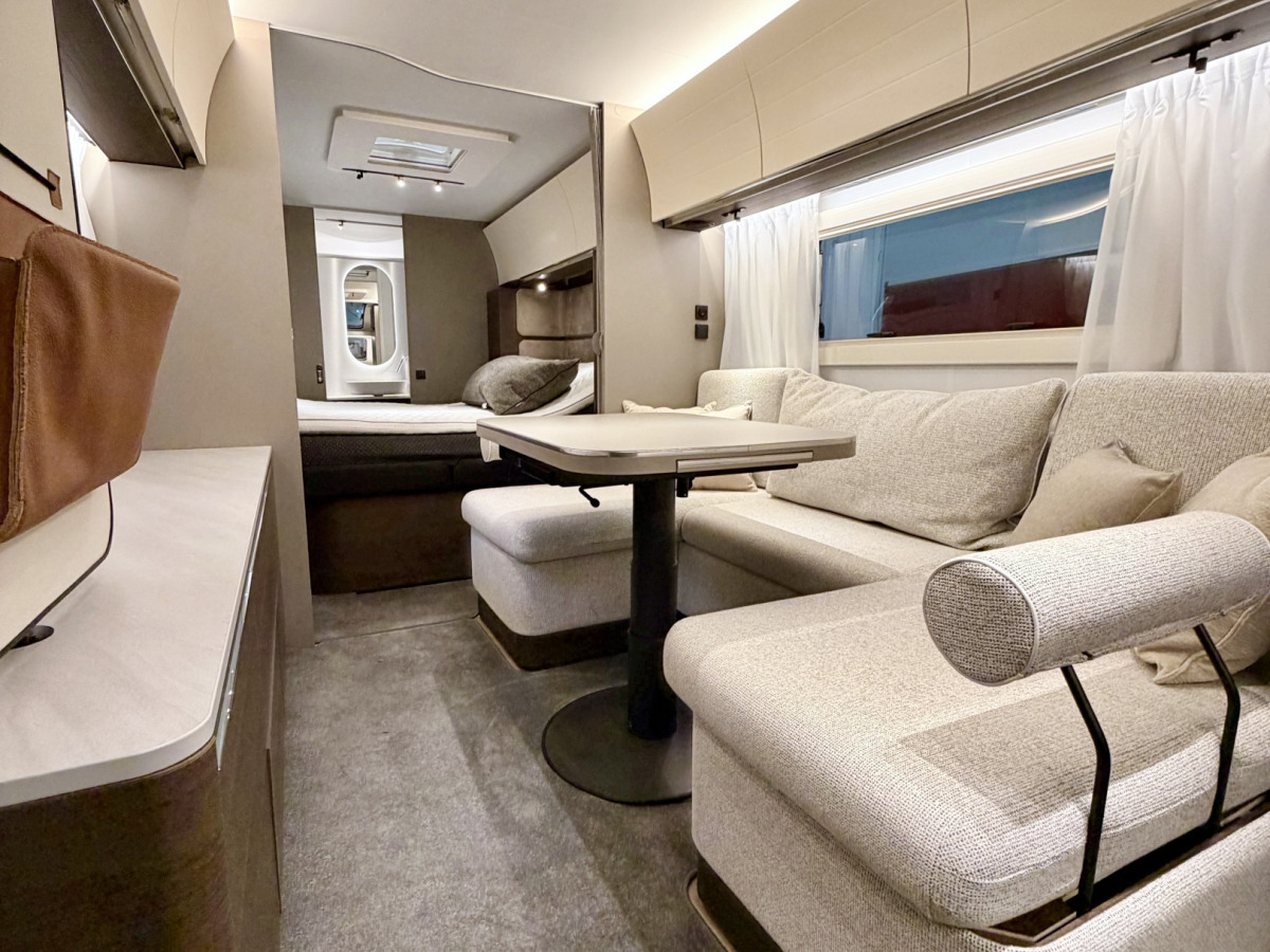 Adria ALPINA 663 HT, bild 2 av 16
