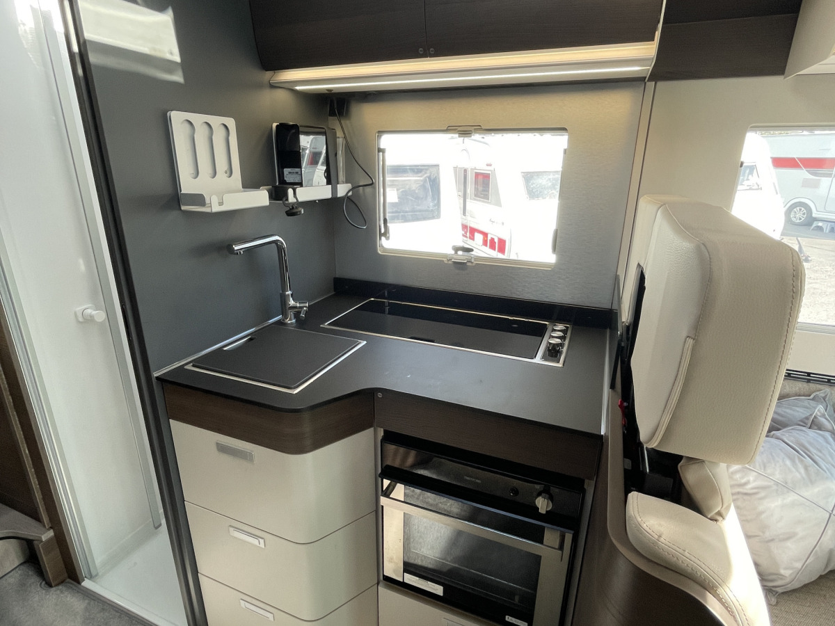 Adria MATRIX MB 670SL MERCEDES CHASSI 4ST PASS. UGN, bild 13 av 31