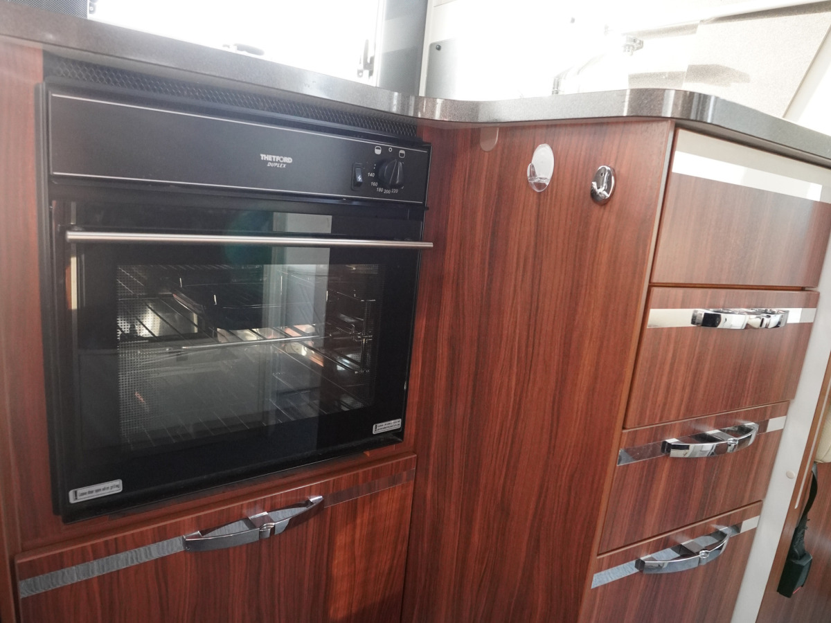 Adria CORAL S 670 SLT, bild 7 av 17