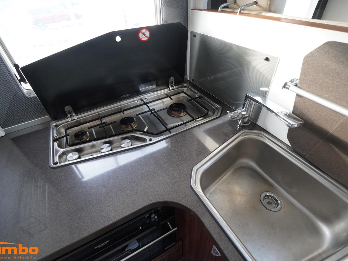 Adria CORAL S 670 SLT, bild 6 av 17