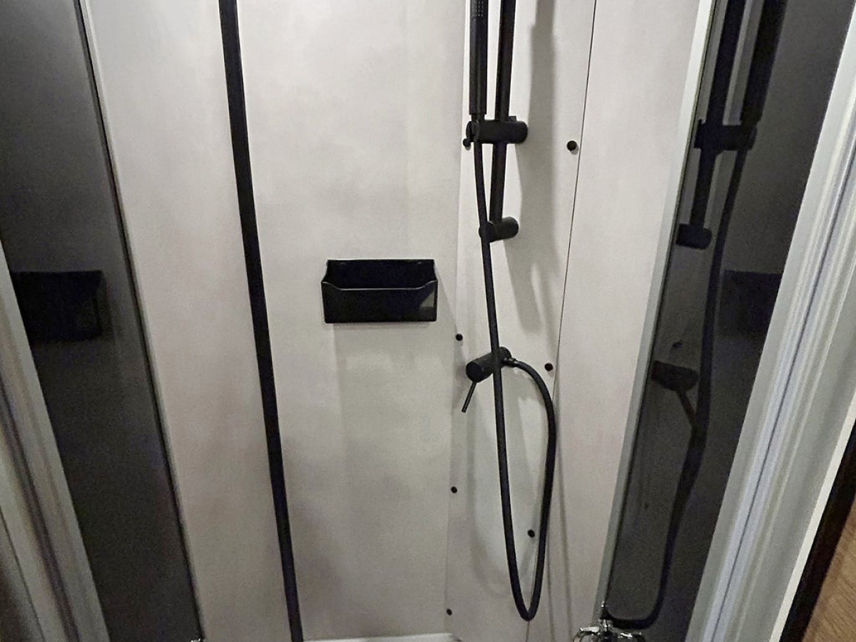 Benimar TESSORO 468 Face-To-Face LÅNGBÄDDAR 165hk AUTOMAT Taksäng, bild 22 av 42