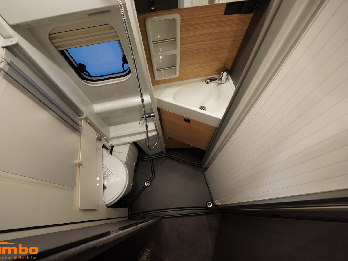 Malibu 640 LE RB GT Skyview - first class two room, Dieselpanna, 4000kg, bild 10 av 20