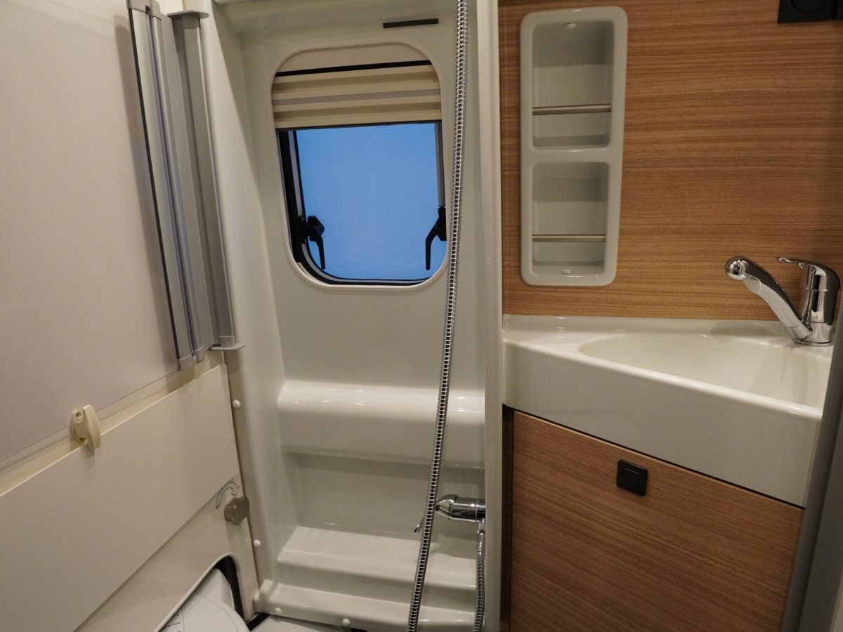 Malibu 640 LE RB GT Skyview - first class two room, Dieselpanna, 4000kg, bild 9 av 20