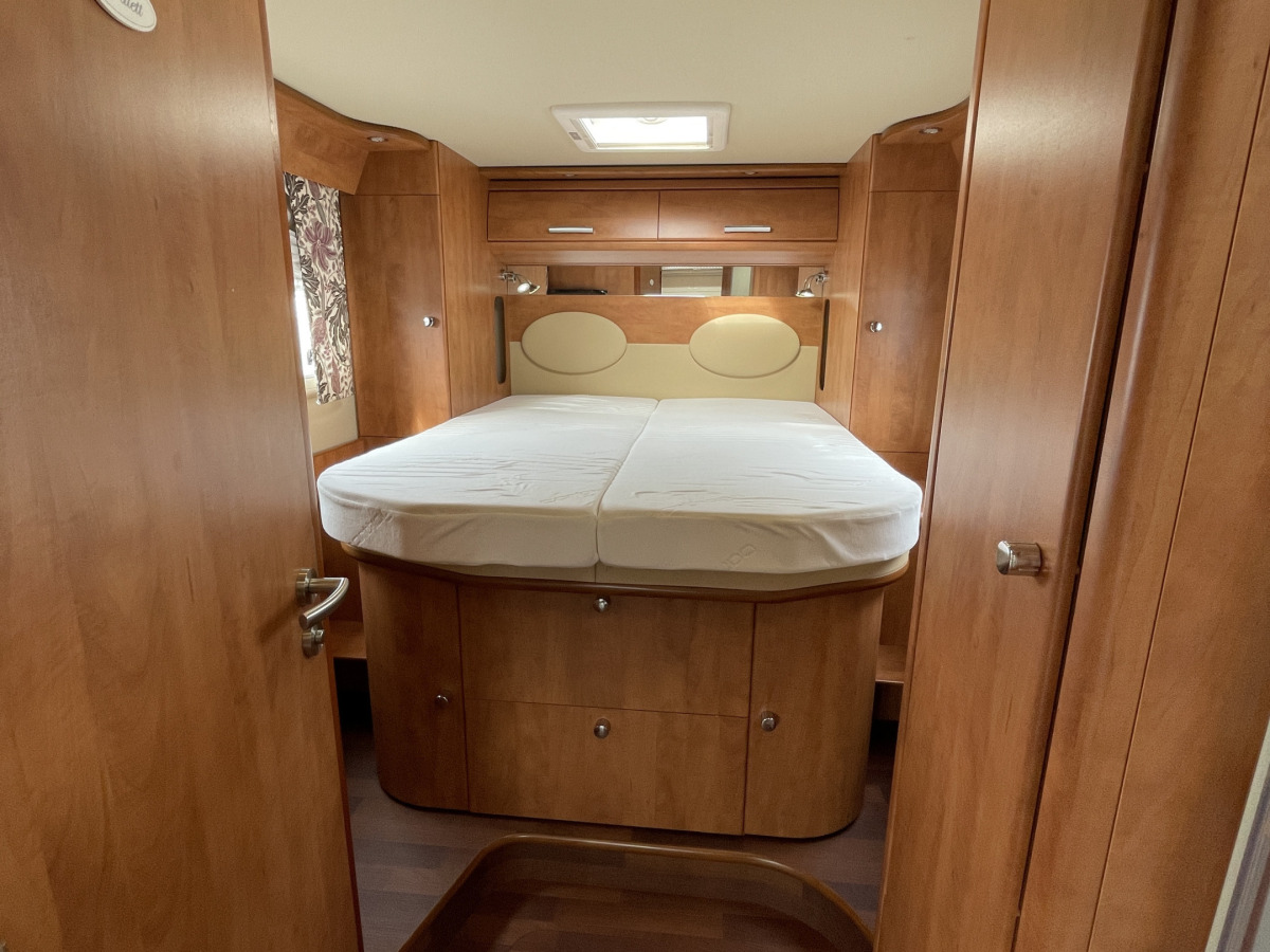 Carthago CHIC C-LINE I XL5.8Q AC BODEL CYKELSTÄLL QUEENSBED, bild 15 av 27