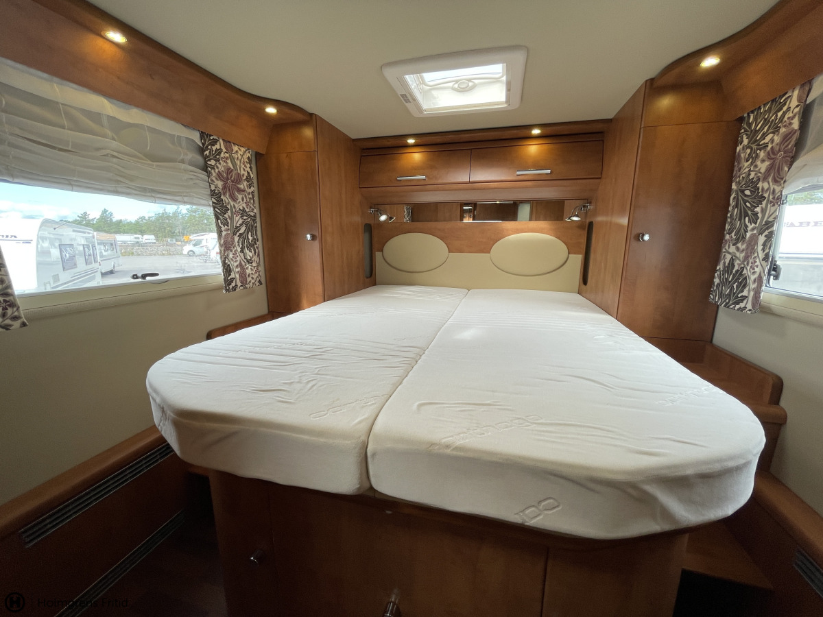 Carthago CHIC C-LINE I XL5.8Q AC BODEL CYKELSTÄLL QUEENSBED, bild 16 av 27