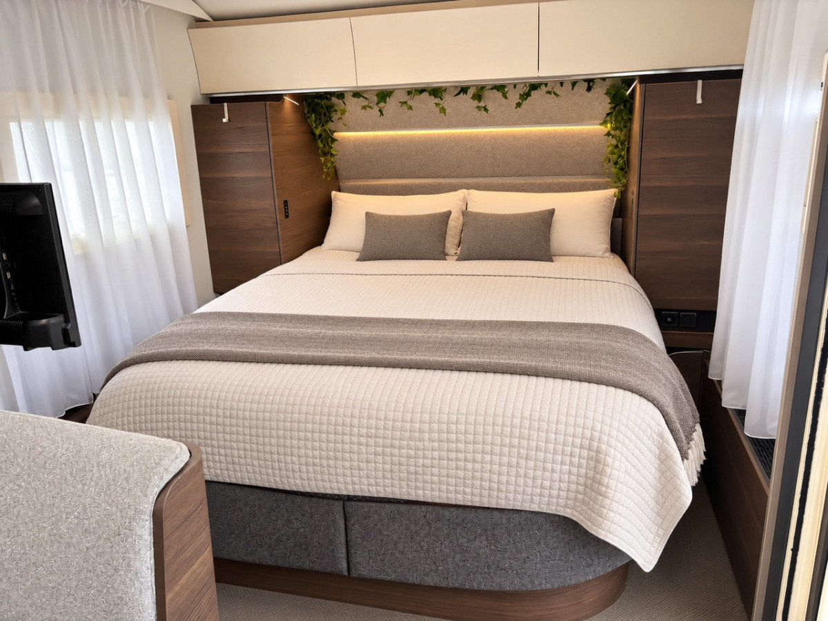 Adria ALPINA 663 PT (Isabella Commendore North med Mega Frame stativ), bild 5 av 8