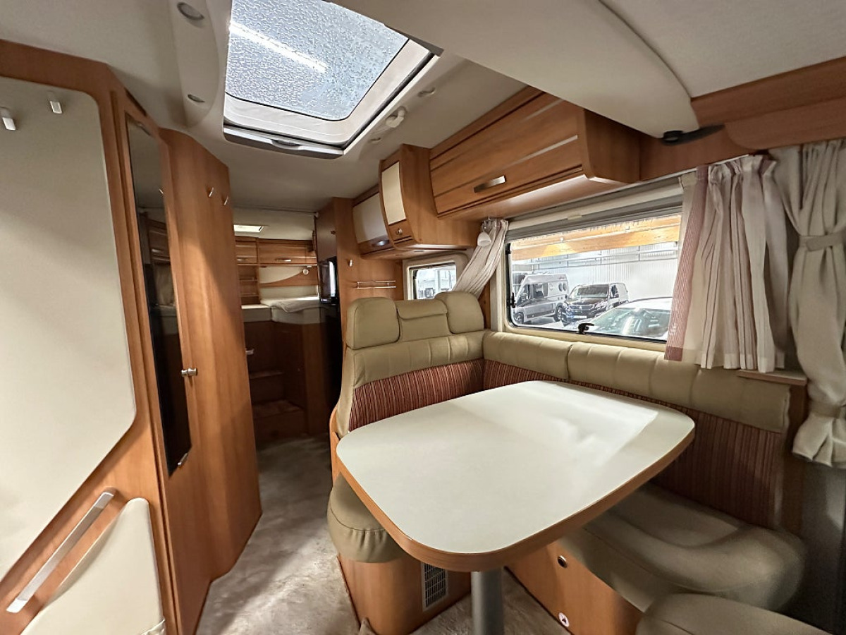 Hymer EX 688 Långbäddar taksäng fint skick, bild 9 av 28