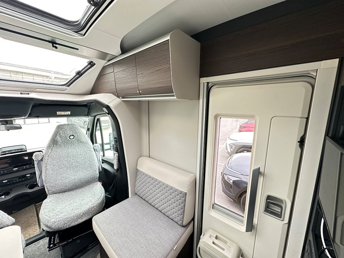Adria 670SL Mercedes Coral Supreme 9G-Tronic Automat 170Hk 275 Mil, bild 13 av 36