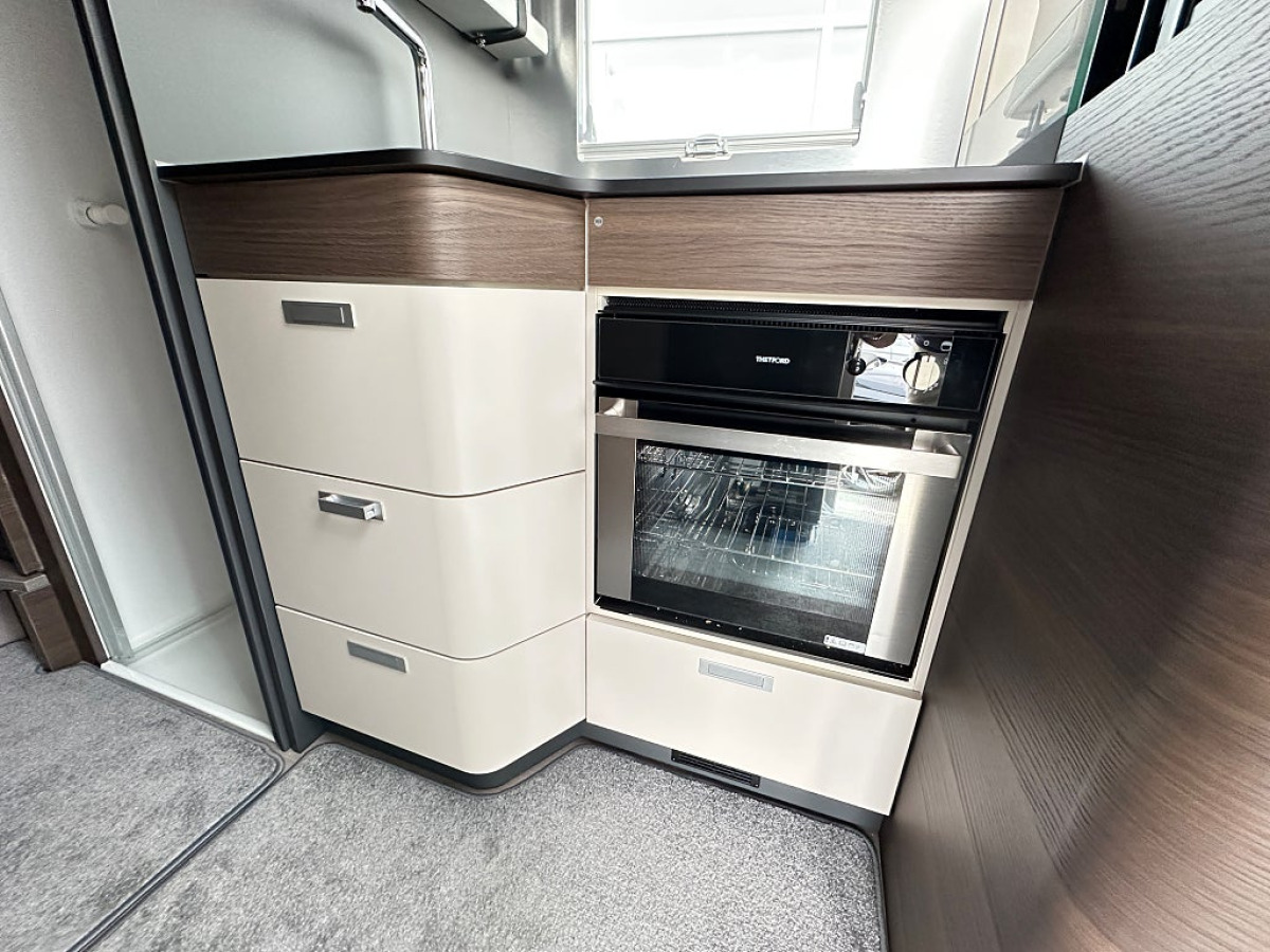 Adria 670SL Mercedes Coral Supreme 9G-Tronic Automat 170Hk 275 Mil, bild 18 av 36