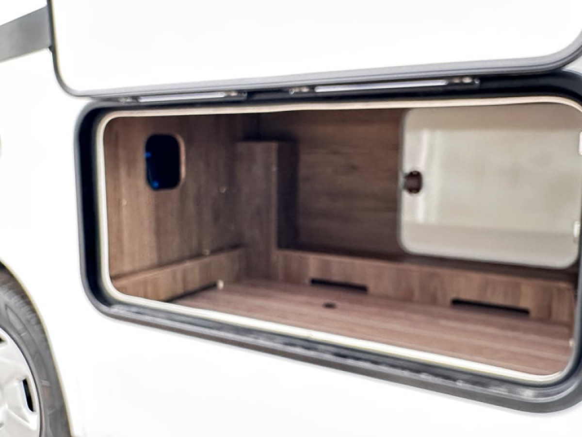 Ci Magis 82 XT Alde värme, långbädd, taksäng, Automat 8G 0,99 Ränt, bild 10 av 22