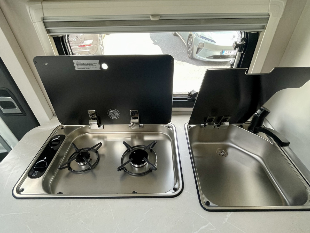 Hobby Prestige T 710 GE - SverigepaketSafetypaket - SPARA 54 000 kr på Elmia-kampanj, bild 9 av 17