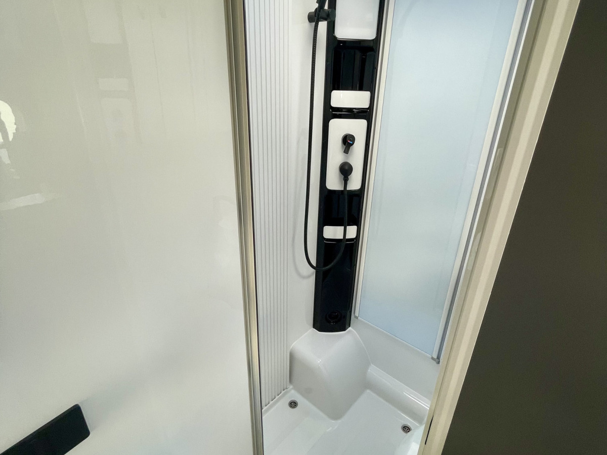 Hobby Prestige T 710 GE - SverigepaketSafetypaket - SPARA 54 000 kr på Elmia-kampanj, bild 14 av 17