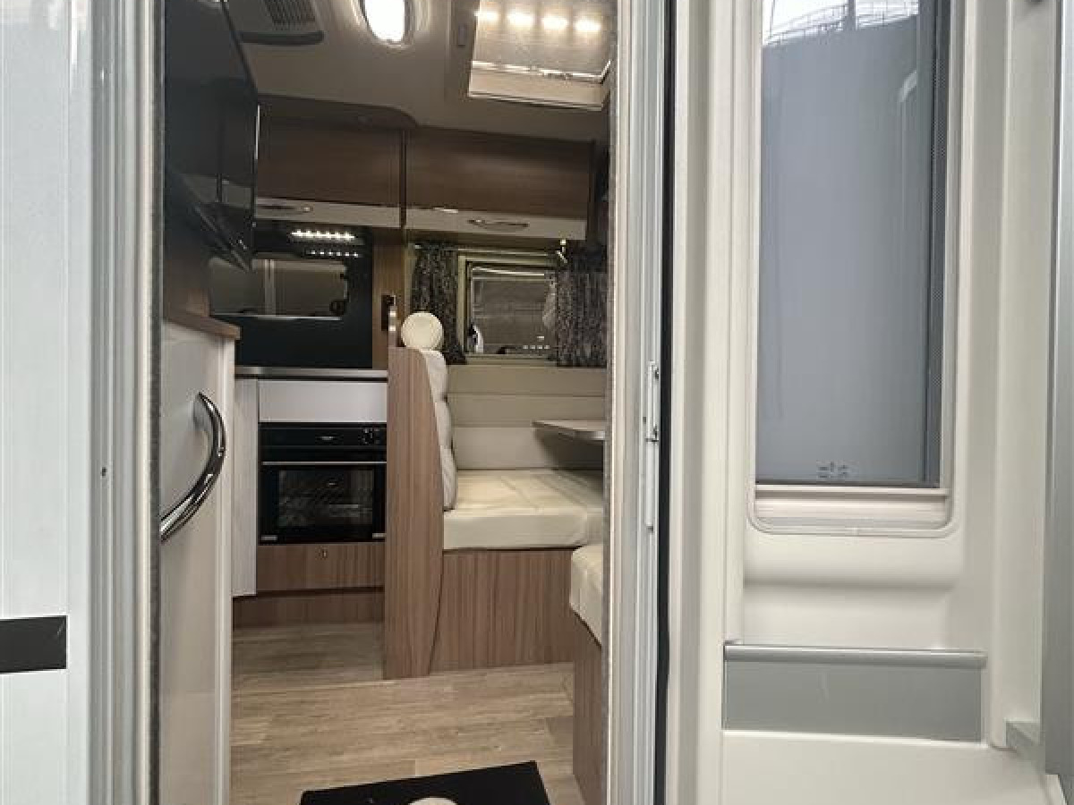 Pilote I 740 C / Alde / AC bodel / Perfekt bil för 4 redo för nya resor /, bild 2 av 18