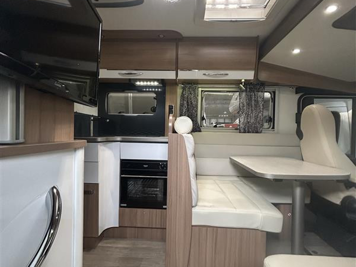Pilote I 740 C / Alde / AC bodel / Perfekt bil för 4 redo för nya resor /, bild 3 av 18