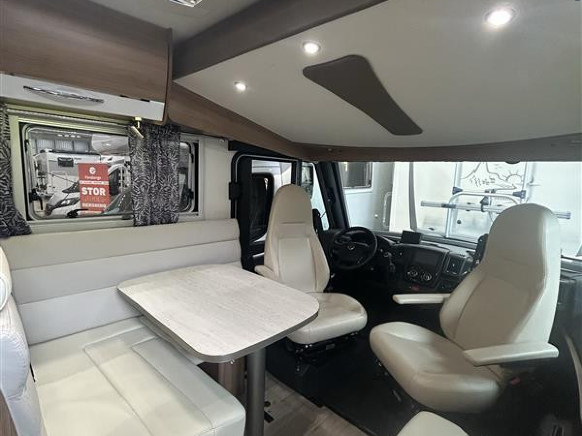Pilote I 740 C / Alde / AC bodel / Perfekt bil för 4 redo för nya resor /, bild 4 av 18