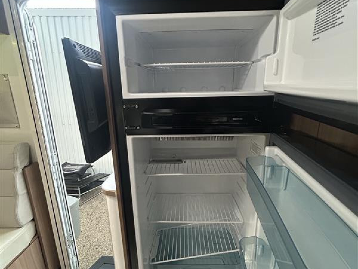 Pilote I 740 C / Alde / AC bodel / Perfekt bil för 4 redo för nya resor /, bild 9 av 18