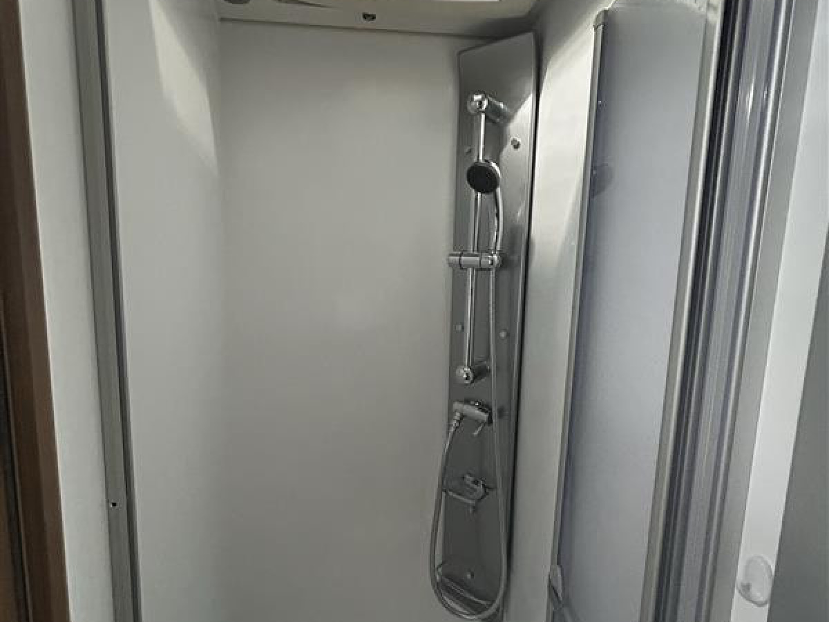 Pilote I 740 C / Alde / AC bodel / Perfekt bil för 4 redo för nya resor /, bild 12 av 18