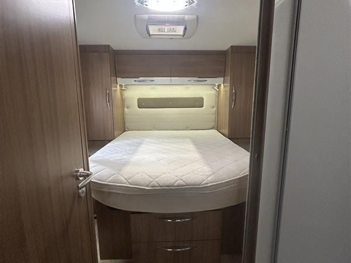 Pilote I 740 C / Alde / AC bodel / Perfekt bil för 4 redo för nya resor /, bild 13 av 18