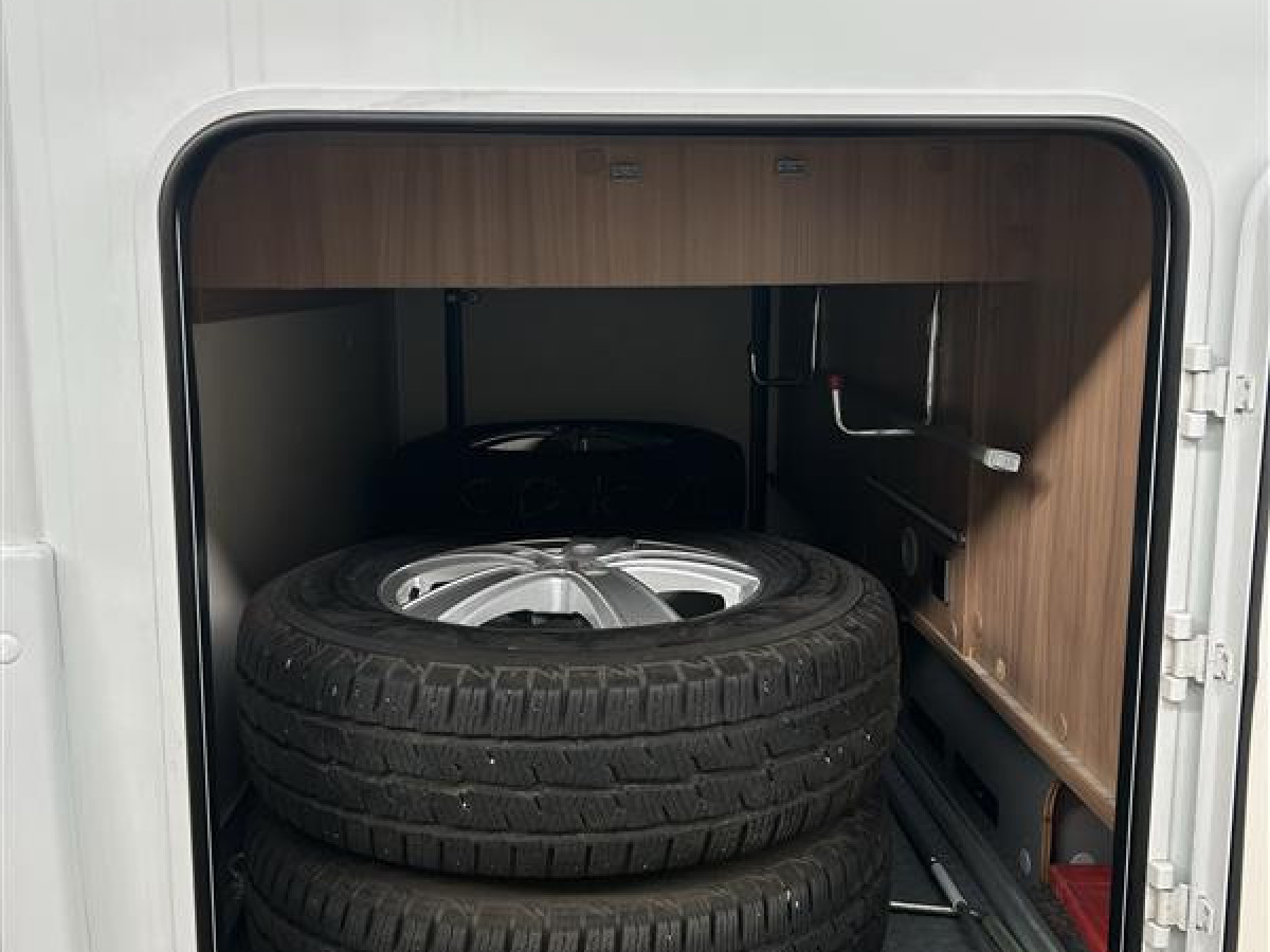 Pilote I 740 C / Alde / AC bodel / Perfekt bil för 4 redo för nya resor /, bild 18 av 18