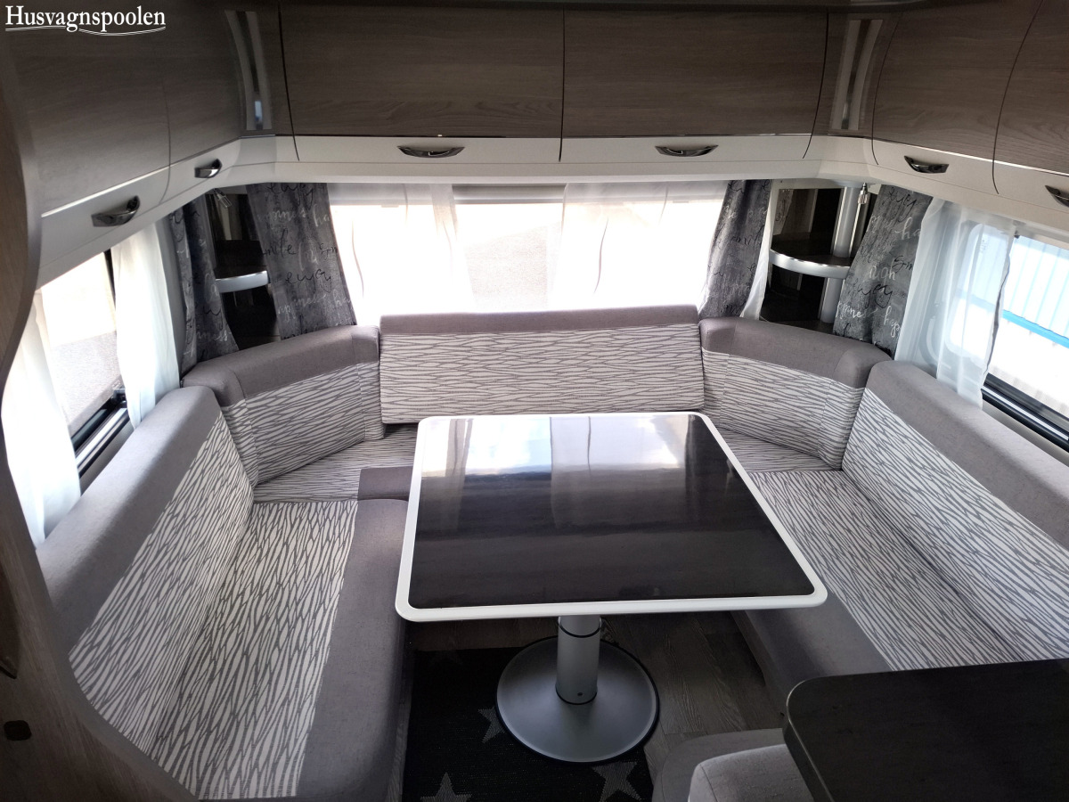 Hobby 620 CL PRESTIGE, Alde, Långbäddar, Solpanel, Markis med sidor, Ugn, bild 11 av 11