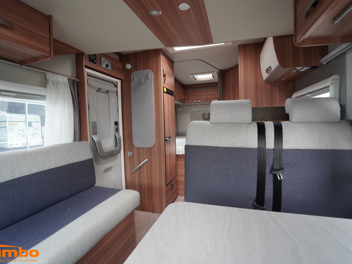 Weinsberg Carasuite 650 MF Solcell Cykelställ, bild 4 av 17