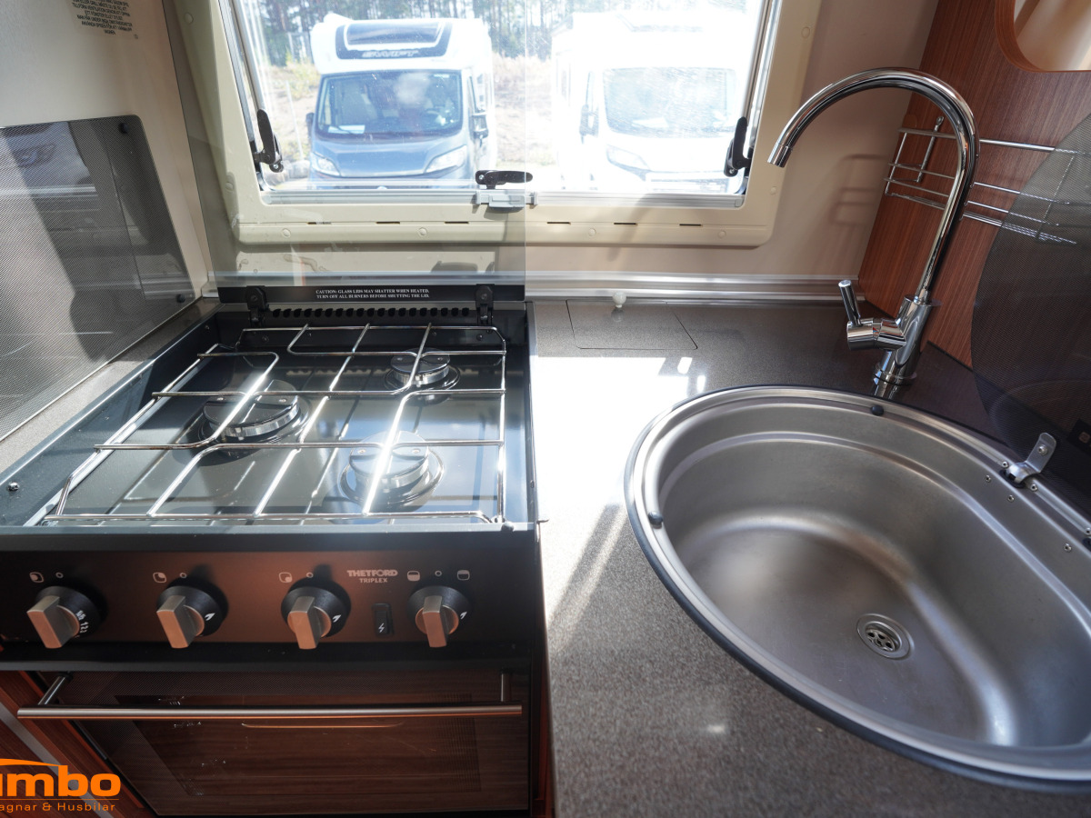 Adria CORAL S 670SL 158hk Kamkedja, bild 7 av 23