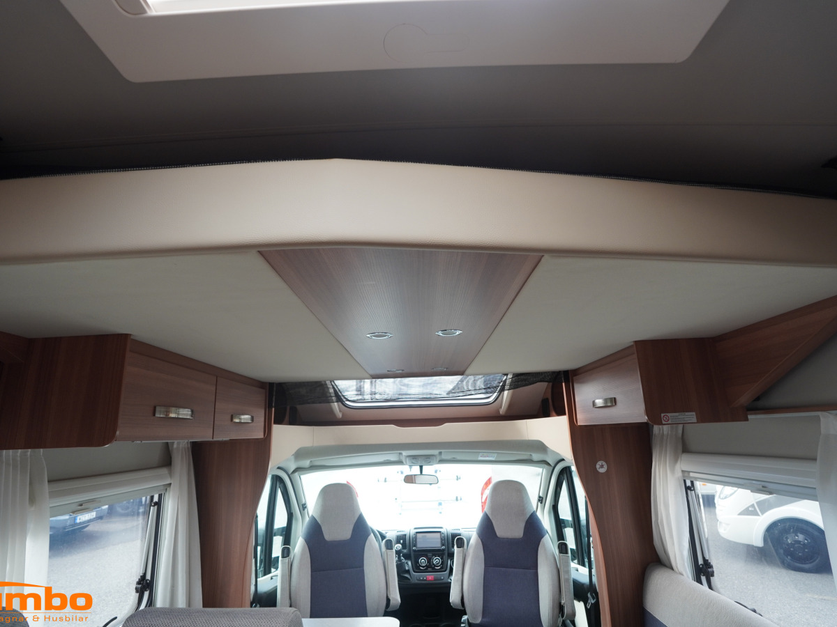 Weinsberg Carasuite 650 MF Solcell Cykelställ, bild 13 av 17