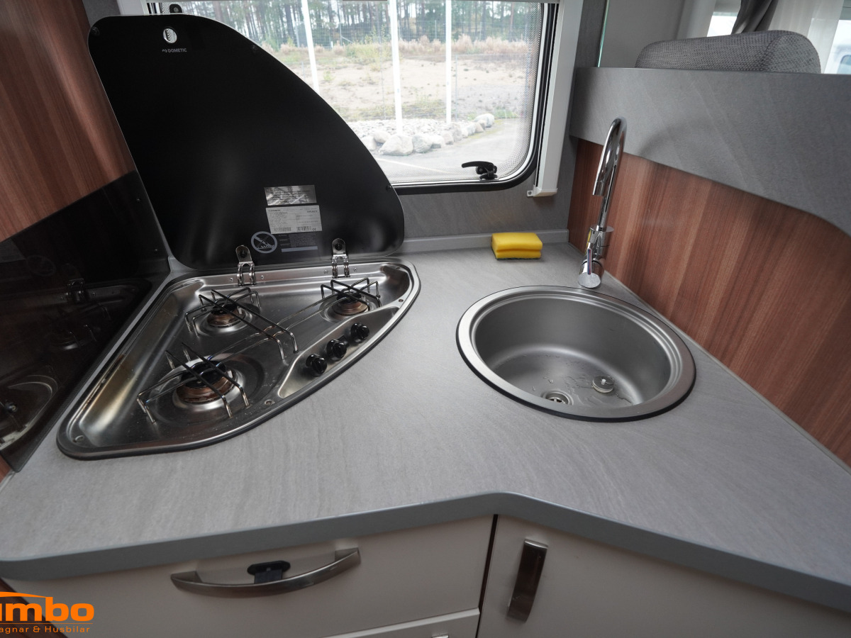 Weinsberg Carasuite 650 MF Solcell Cykelställ, bild 7 av 17