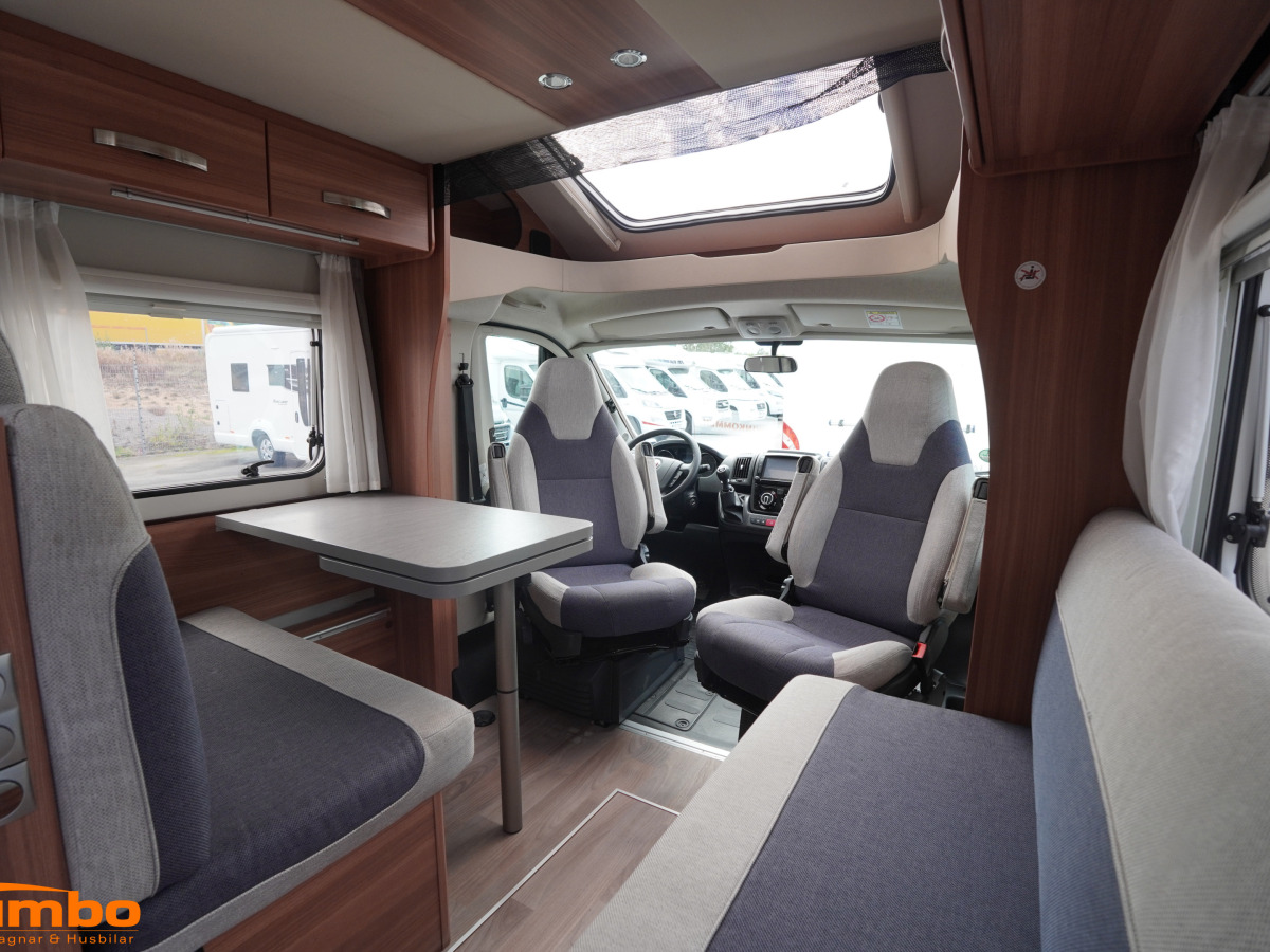 Weinsberg Carasuite 650 MF Solcell Cykelställ, bild 2 av 17