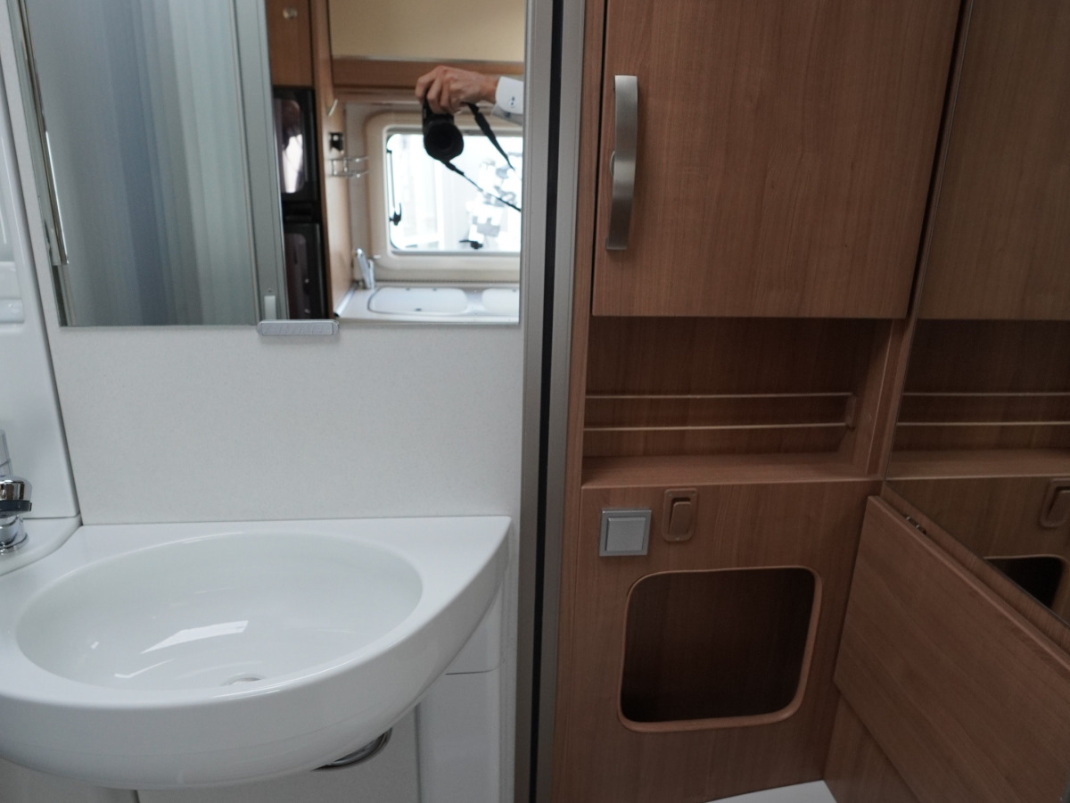 Hymer Exisis-I, EX 674, 2xAC, bild 15 av 20