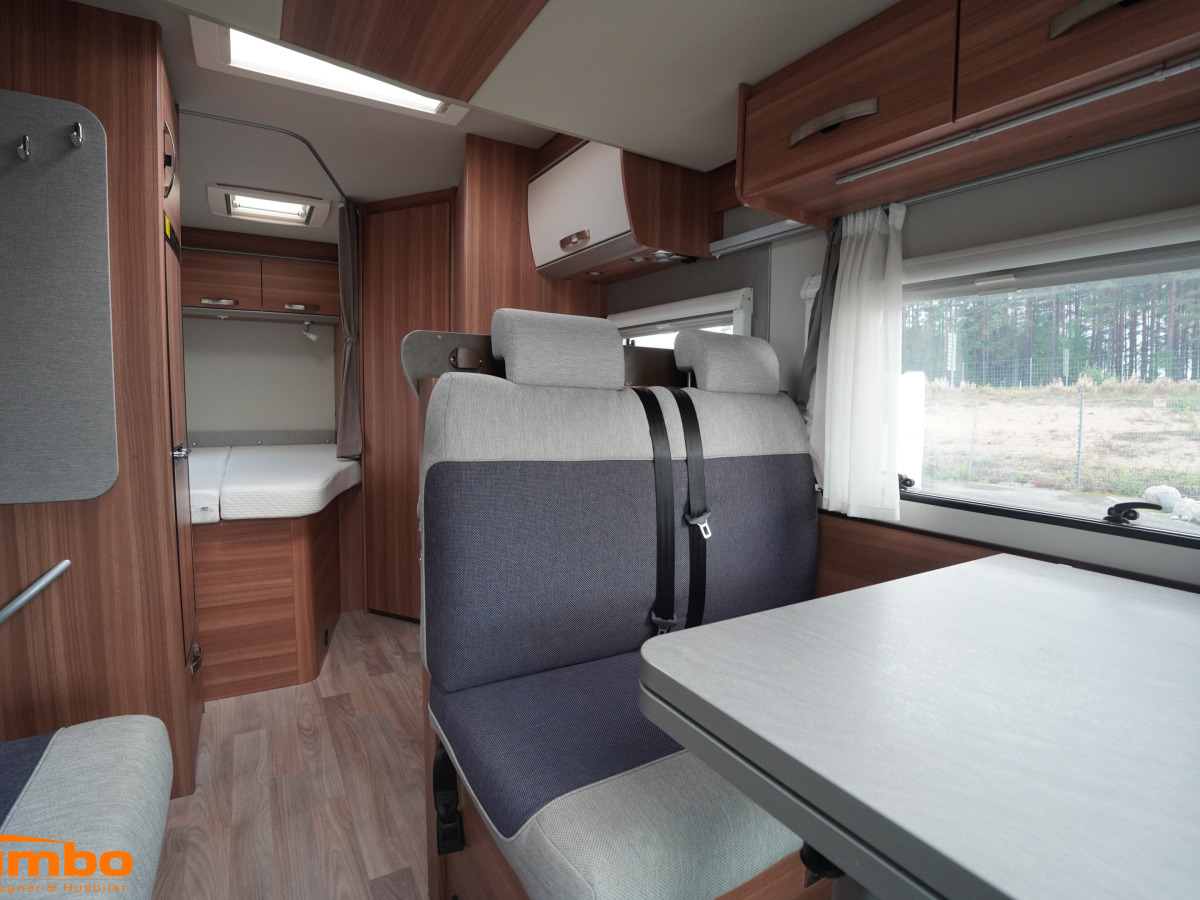 Weinsberg Carasuite 650 MF Solcell Cykelställ, bild 5 av 17