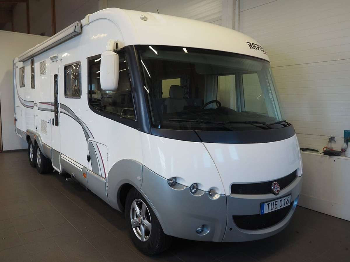 Rapido 10000 3.0 156hk AC Markis Solcell, bild 1 av 17