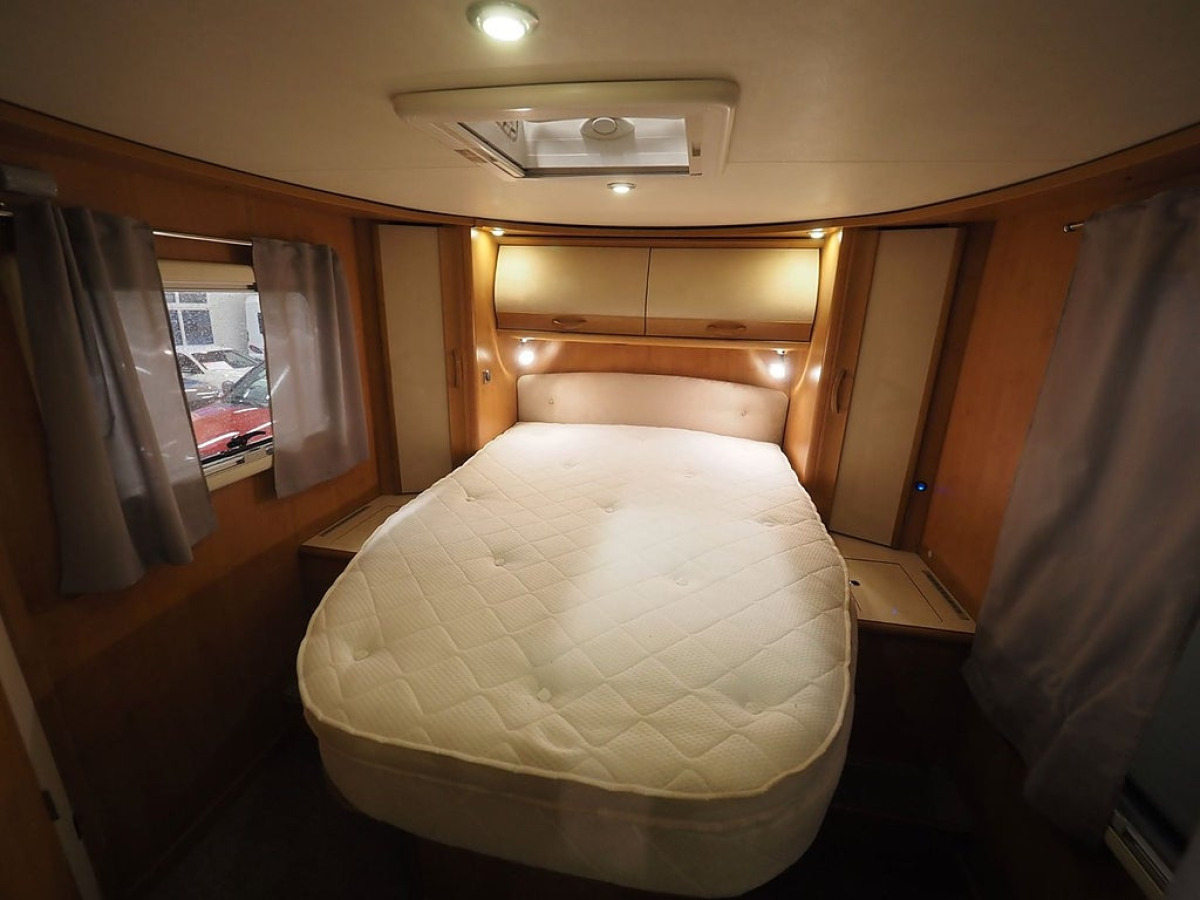 Rapido 10000 3.0 156hk AC Markis Solcell, bild 14 av 17