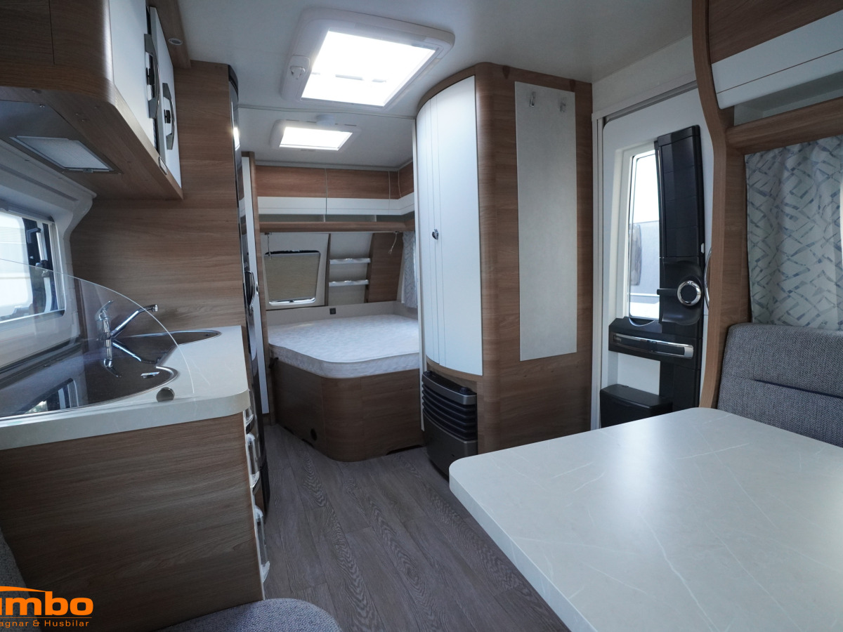 Hobby 460 UFE DE LUXE, Lufttält, bild 5 av 19