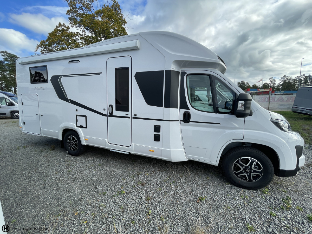 Adria CORAL SELECT 670 SL TRUMA DIESEL SUNROOF LÅNGBÄDDAR, bild 2 av 29