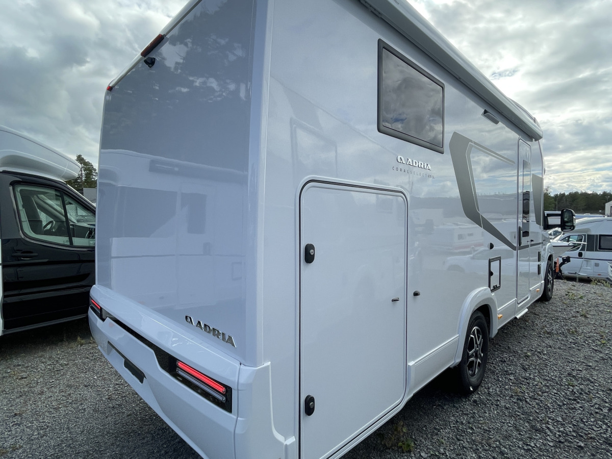 Adria CORAL SELECT 670 SL TRUMA DIESEL SUNROOF LÅNGBÄDDAR, bild 3 av 29