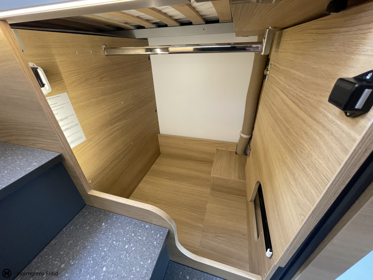 Adria CORAL SELECT 670 SL TRUMA DIESEL SUNROOF LÅNGBÄDDAR, bild 17 av 29