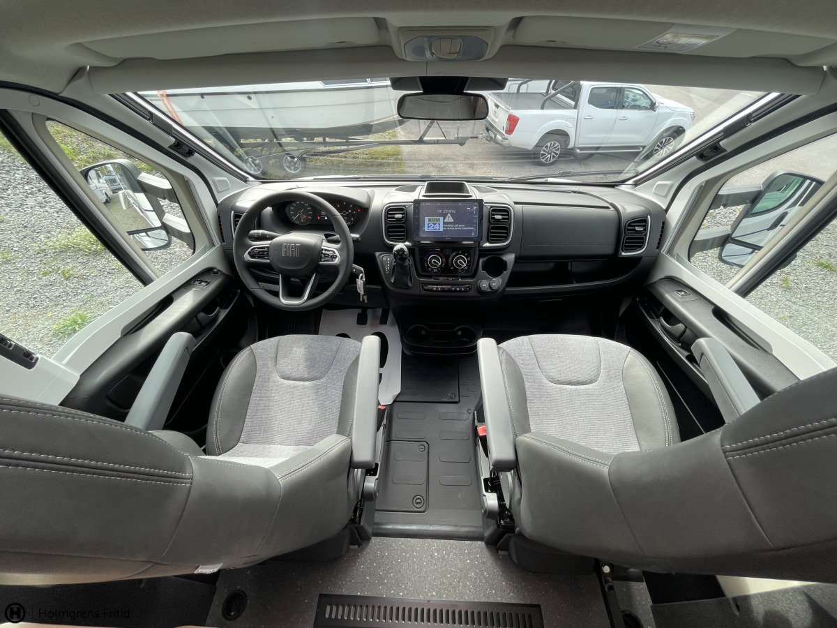 Adria CORAL SELECT 670 SL TRUMA DIESEL SUNROOF LÅNGBÄDDAR, bild 23 av 29