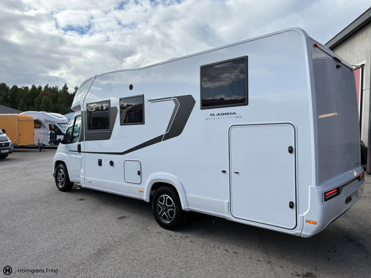 Adria MATRIX SELECT 670 SL - 5 bältade platser, bild 3 av 15