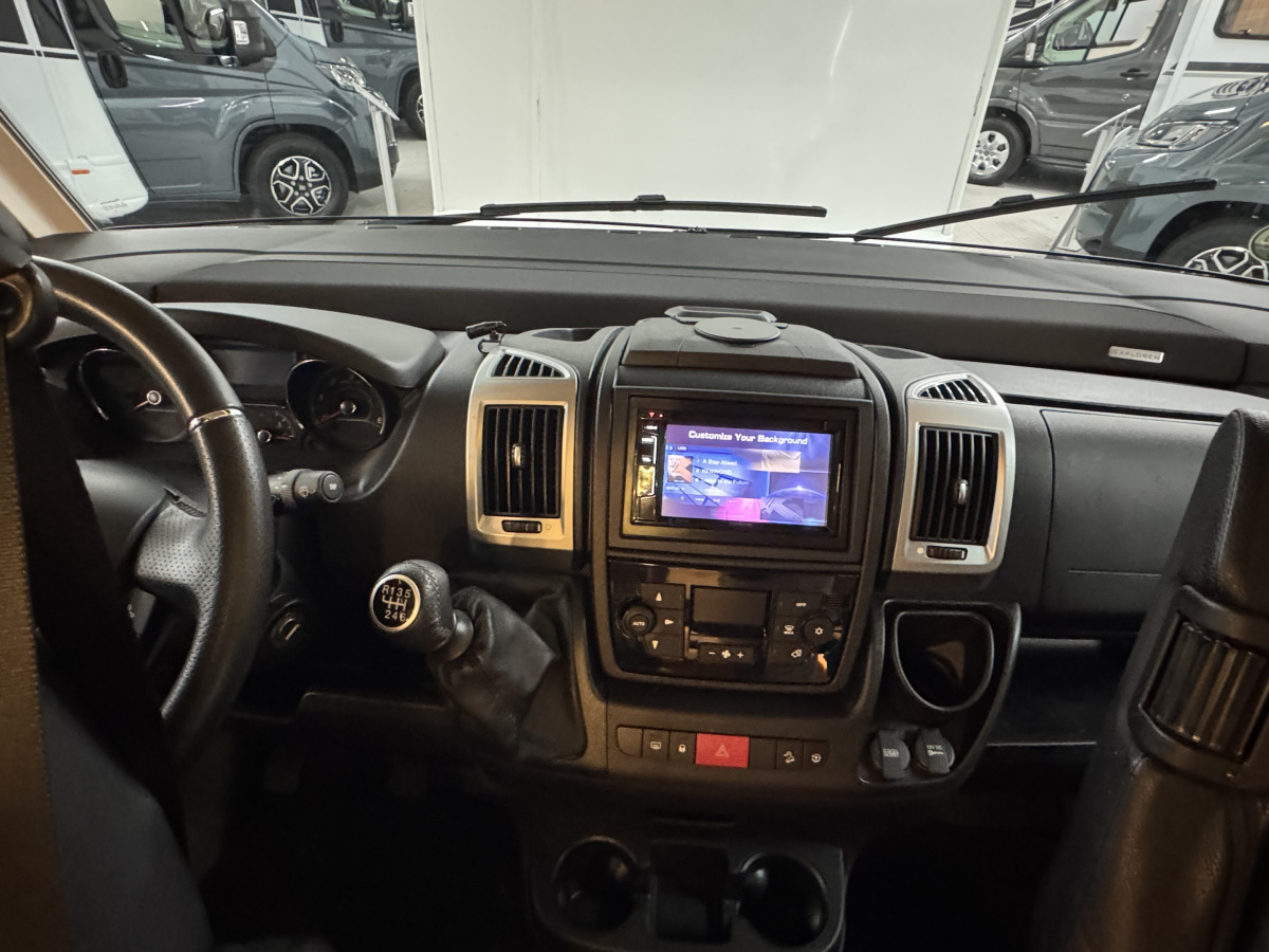 LMC I615 Explorer Sport, bild 4 av 14