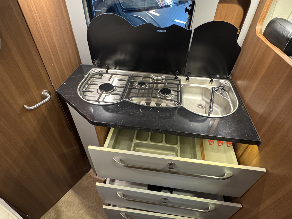LMC I615 Explorer Sport, bild 13 av 14