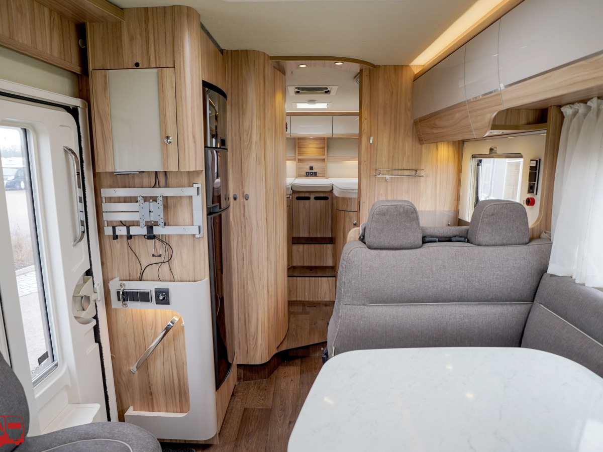 Hymer B 678 CL Långbäddar Automat ALDE KAMPANJ, bild 9 av 43
