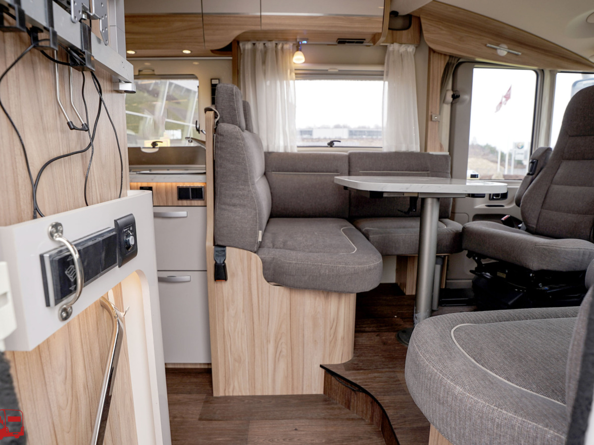 Hymer B 678 CL Långbäddar Automat ALDE KAMPANJ, bild 28 av 43
