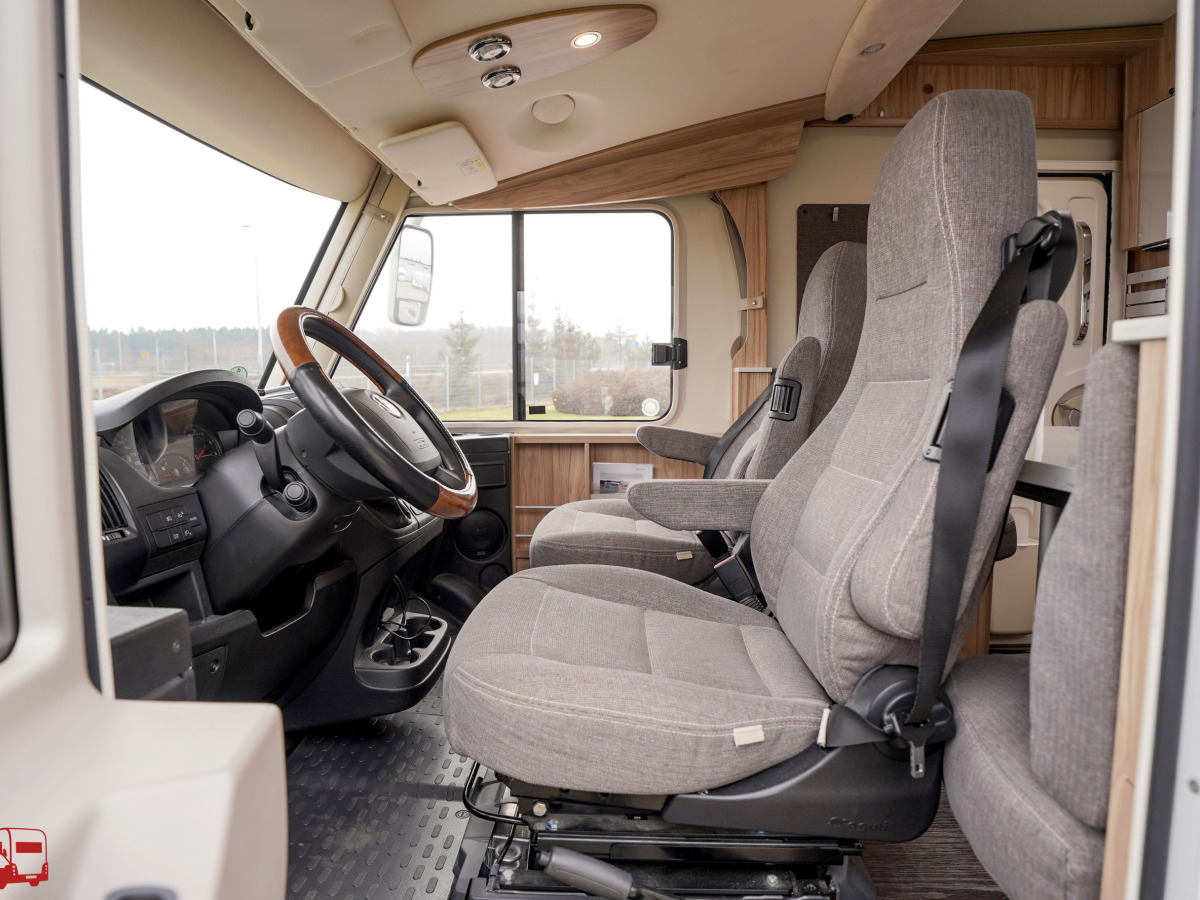 Hymer B 678 CL Långbäddar Automat ALDE KAMPANJ, bild 40 av 43