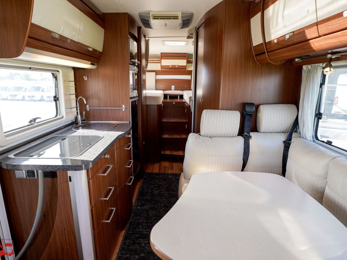 Hymer B 675 SL BEST-LINE Mercedes Automat Långbäddar, bild 8 av 42