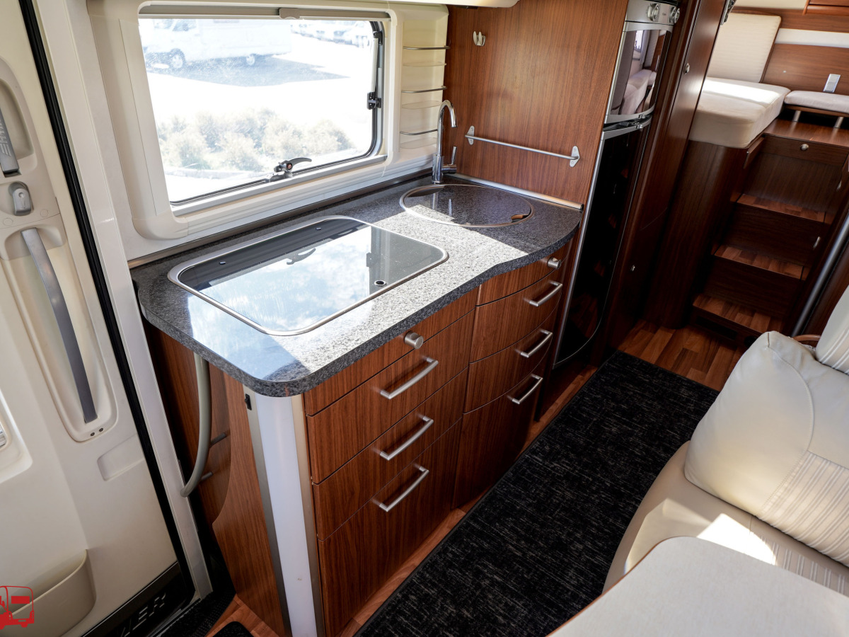 Hymer B 675 SL BEST-LINE Mercedes Automat Långbäddar, bild 9 av 42