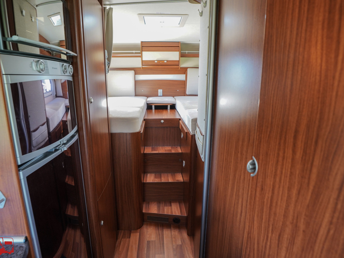 Hymer B 675 SL BEST-LINE Mercedes Automat Långbäddar, bild 12 av 42