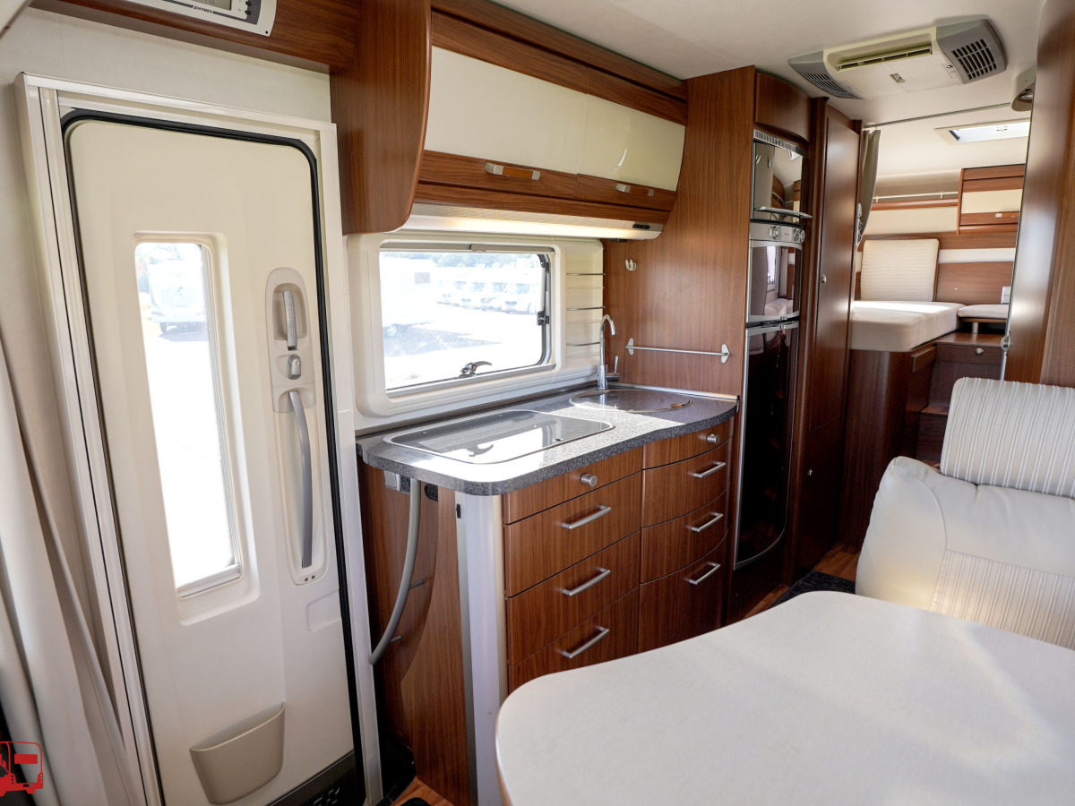 Hymer B 675 SL BEST-LINE Mercedes Automat Långbäddar, bild 6 av 42