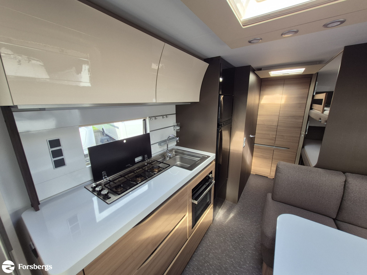 Adria Alpina 663 PT inkl. förtält - 3.95 ränta utökad garanti, bild 8 av 17