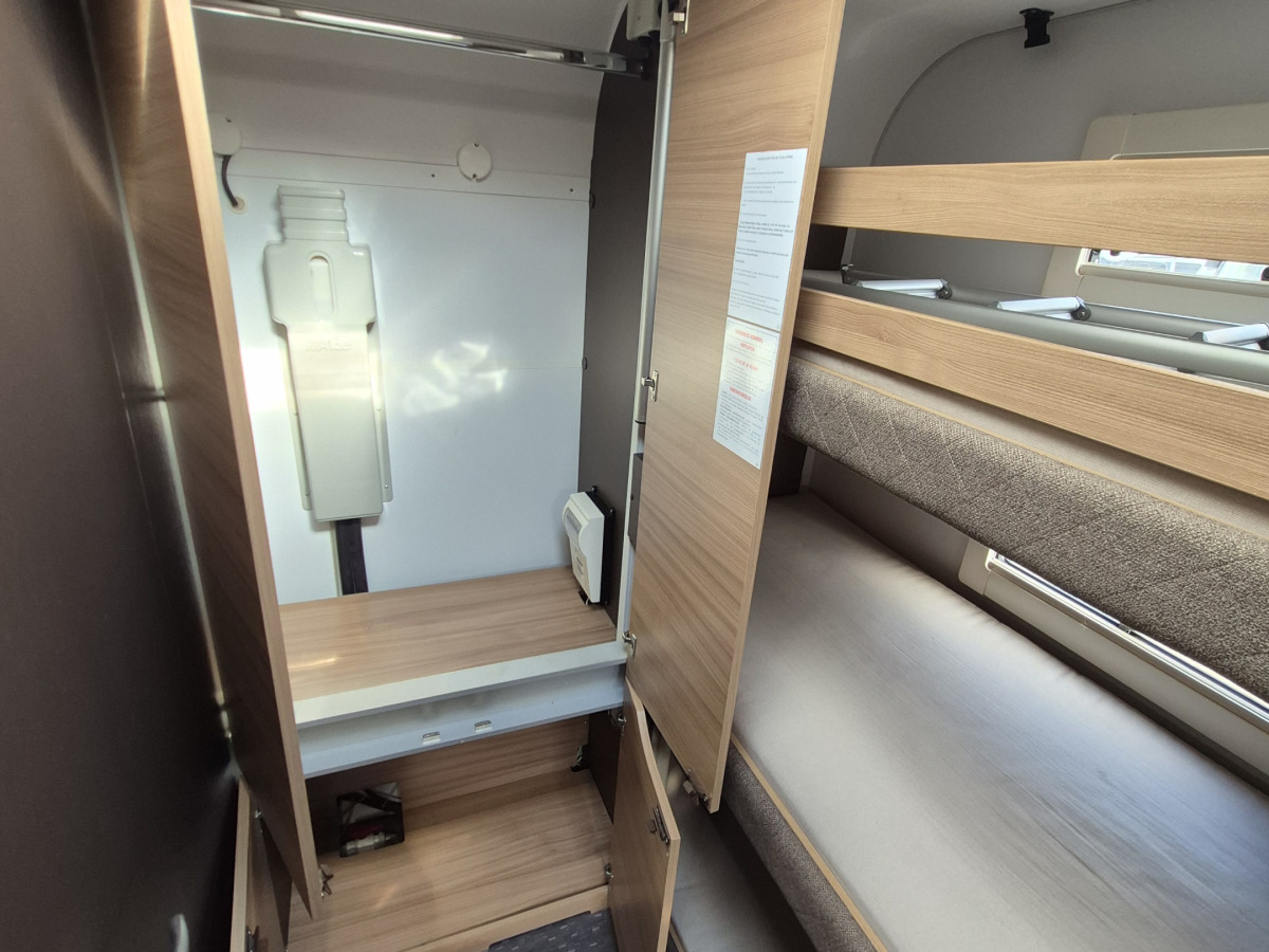 Adria Alpina 663 PT inkl. förtält - 3.95 ränta utökad garanti, bild 12 av 17